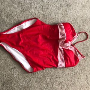 Vineyard Vines one piece worn once